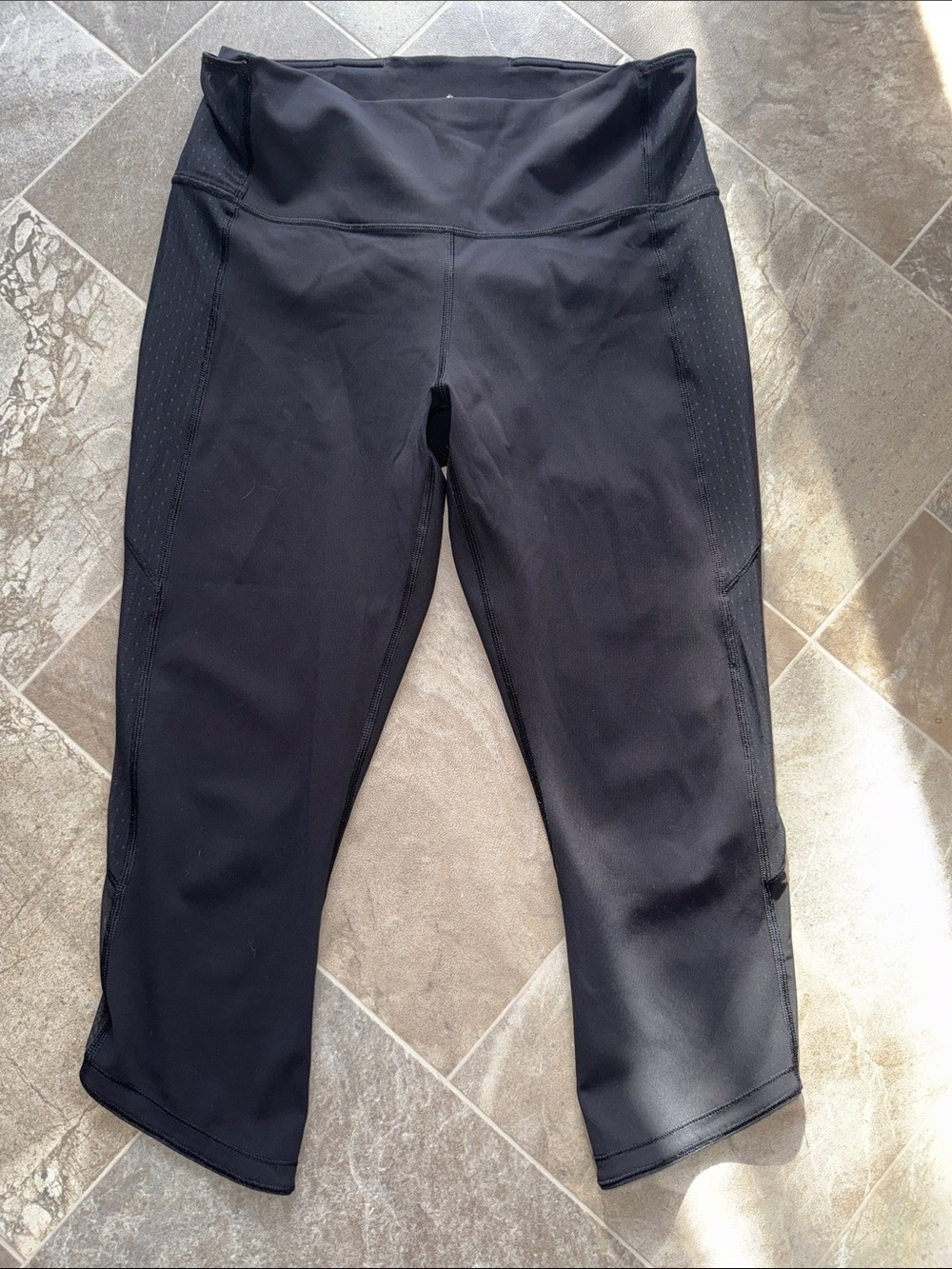 Lululemon Sz 12 Black Cropped Leggings Nulu High-Rise Mesh-Panel black leggings